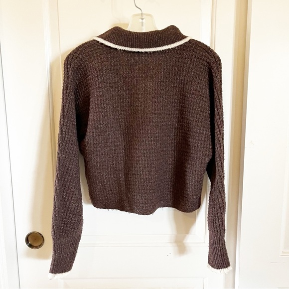 Women’s SO Cropped Sweater - Picture 2 of 3